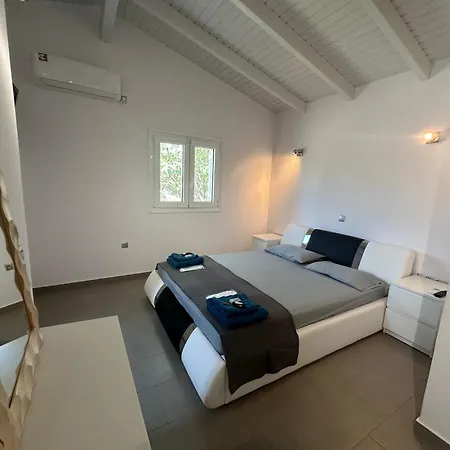 Ocean Waves - Alykes دروسيا